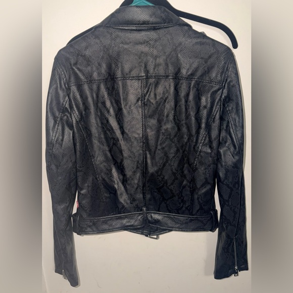🚨Levi's Women's Textured Black Leather Jacket - Picture 2 of 11